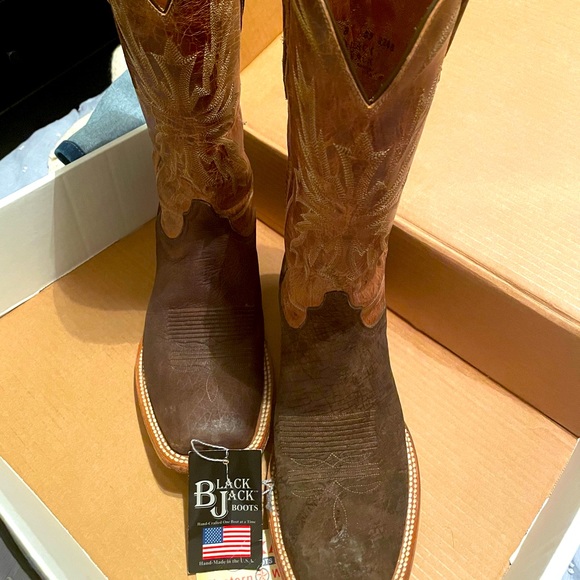 lucchese hippo boots